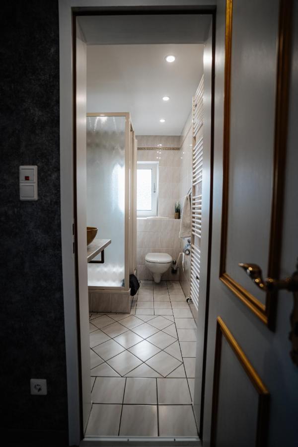 Timeout Royal Apartment Ellar Exterior photo